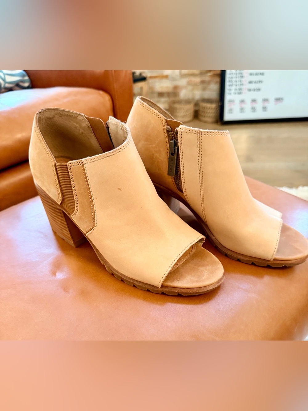 Sorel Two-Tone Camel & Tan Leather Open-Toe Ankle Booties – Size 7